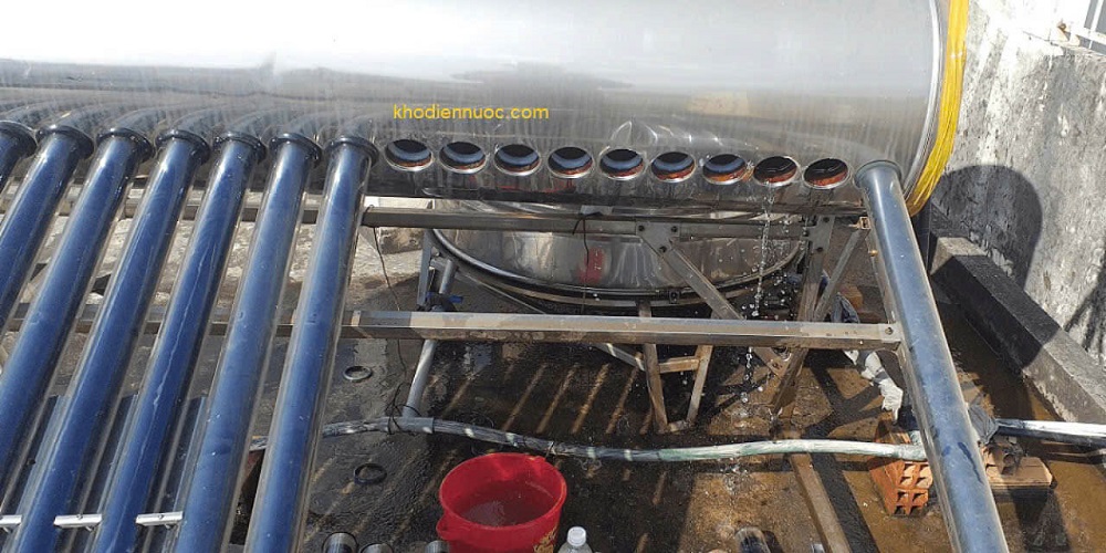 Thay ron bình năng lượng mặt trời
