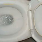 sửa bồn cầu chảy nước liên tục
